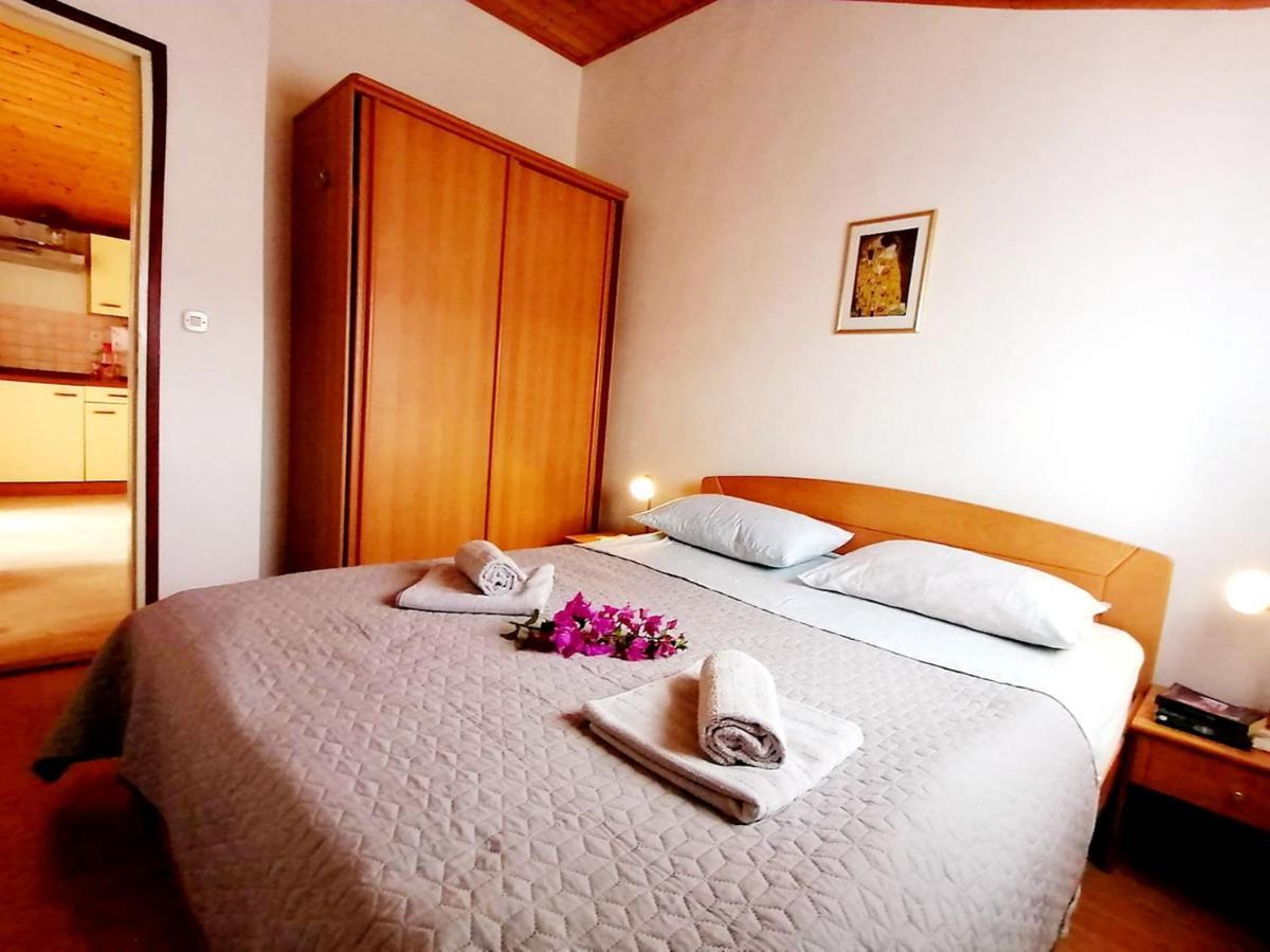 Apartments Mladen Sućuraj Zewnętrze zdjęcie