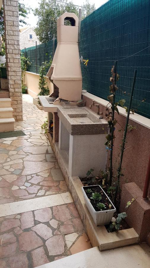 Apartments Mladen Sućuraj Zewnętrze zdjęcie