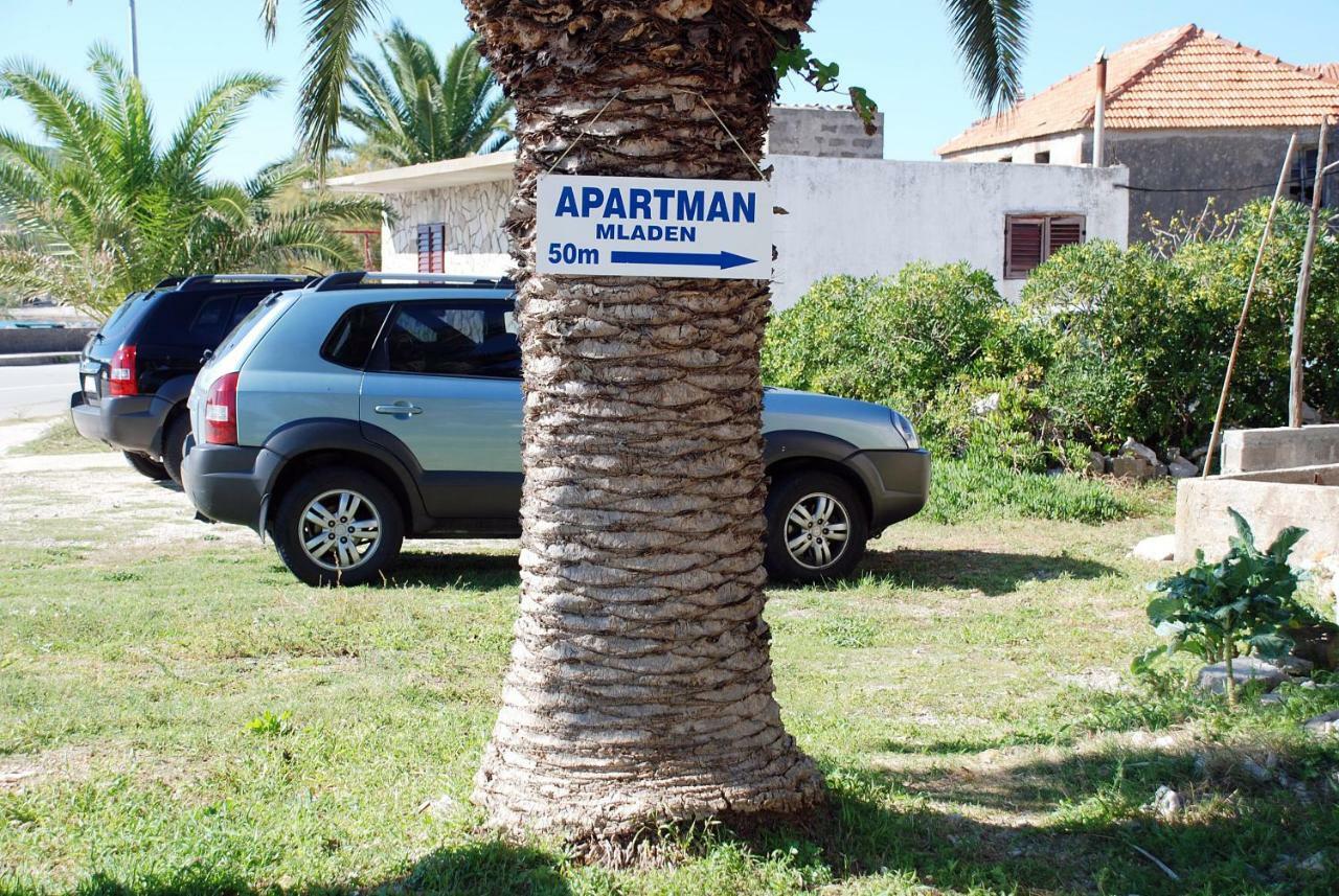Apartments Mladen Sućuraj Zewnętrze zdjęcie